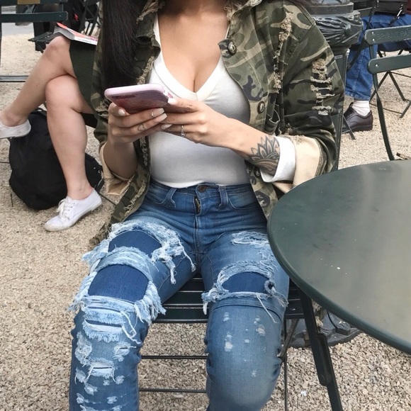 Camo Distressed Denim Jacket - Picture 5 of 5